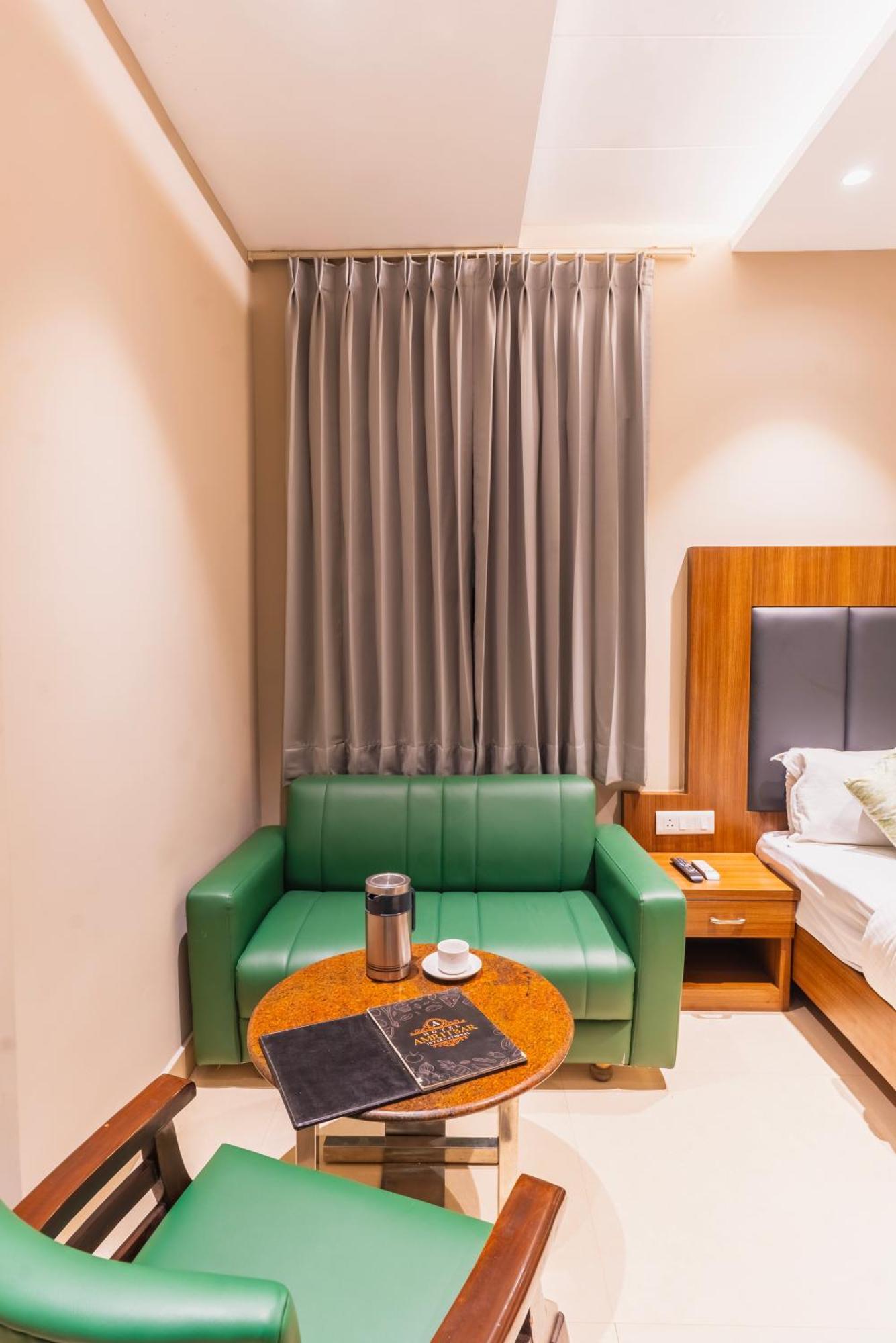 Hotel Amritsar International 2 Min Walk From Amritsar Bus Stand المظهر الخارجي الصورة