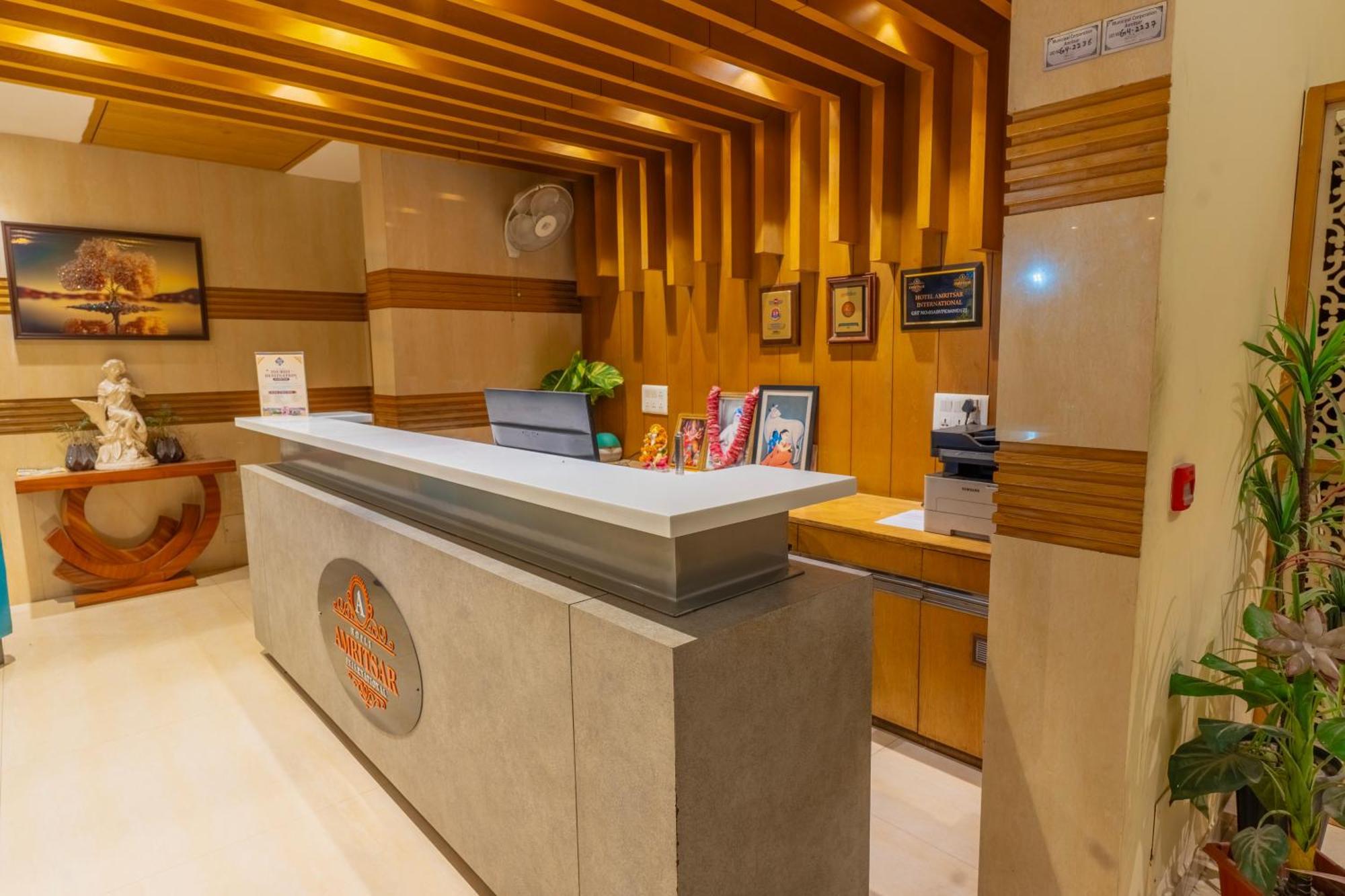 Hotel Amritsar International 2 Min Walk From Amritsar Bus Stand المظهر الخارجي الصورة