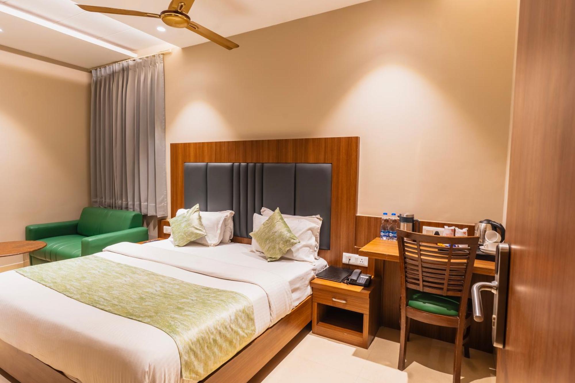 Hotel Amritsar International 2 Min Walk From Amritsar Bus Stand المظهر الخارجي الصورة