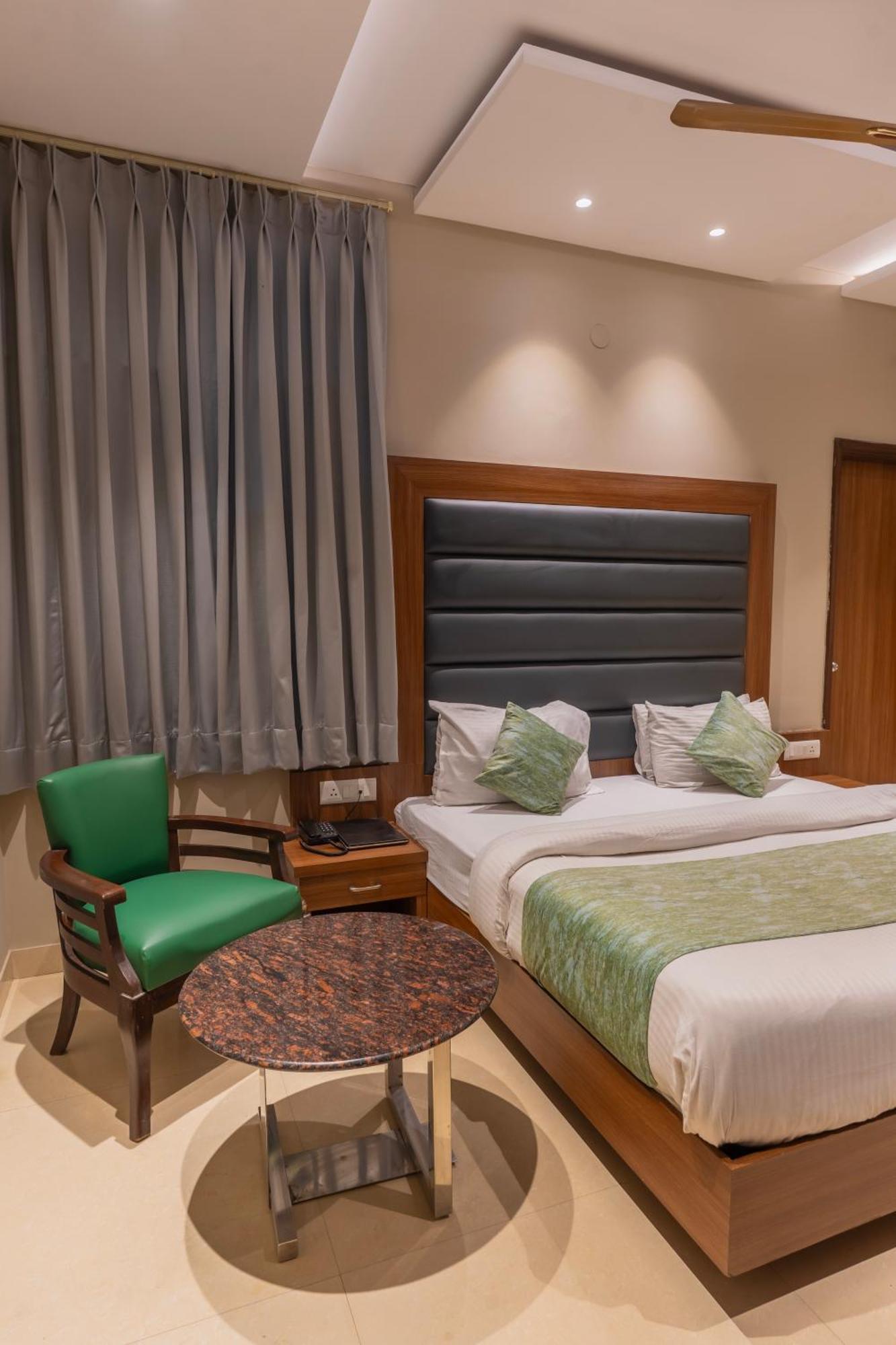 Hotel Amritsar International 2 Min Walk From Amritsar Bus Stand المظهر الخارجي الصورة